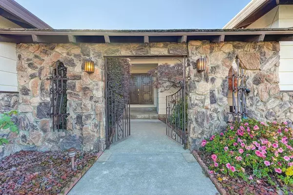 6462 Perrin WAY, Carmichael, CA 95608