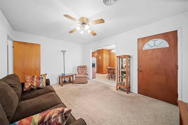 206 Cornish DR, Brenham, TX 77833