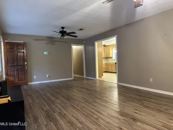 107 Beverly Drive, Ocean Springs, MS 39564