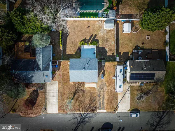 172 LIBERTY AVE, Manahawkin, NJ 08050