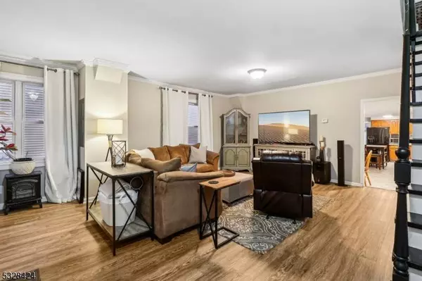 92 W Cherry St, Rahway City, NJ 07065