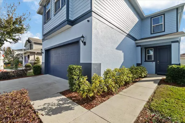 7501 NORTHERN LIGHTS DR, Gibsonton, FL 33534