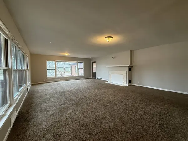 17611 HENRY Street, Lansing, IL 60438