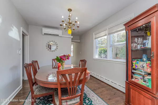 710 Oakland AVE, Staten Island, NY 10310