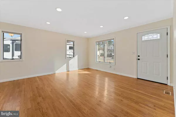 172 LIBERTY AVE, Manahawkin, NJ 08050