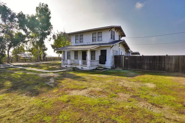 10806 6th Avenue, Hanford, CA 93230