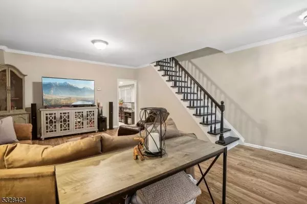 92 W Cherry St, Rahway City, NJ 07065