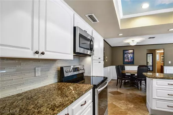 1450 Tanglewood Pkwy, Fort Myers, FL 33919