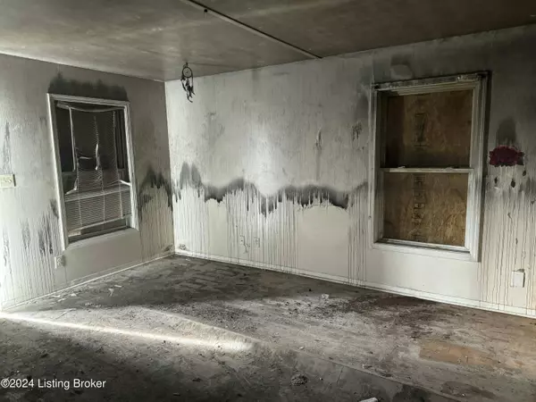 634 S 26th St, Louisville, KY 40211