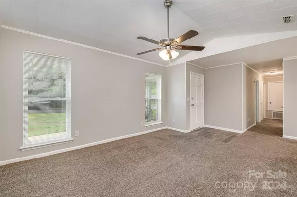 4511 Hezekiah PL, Charlotte, NC 28215