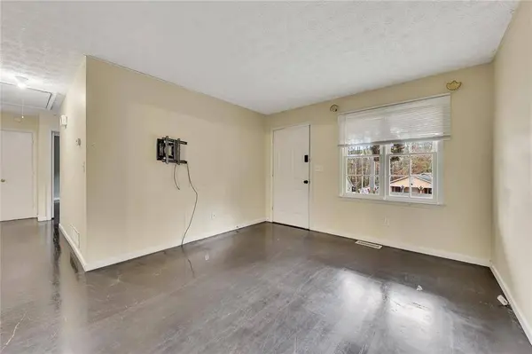 125 W South ST, Canton, GA 30114