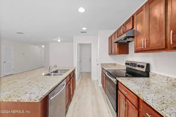 8207 ARNOT ST, Jacksonville, FL 32220