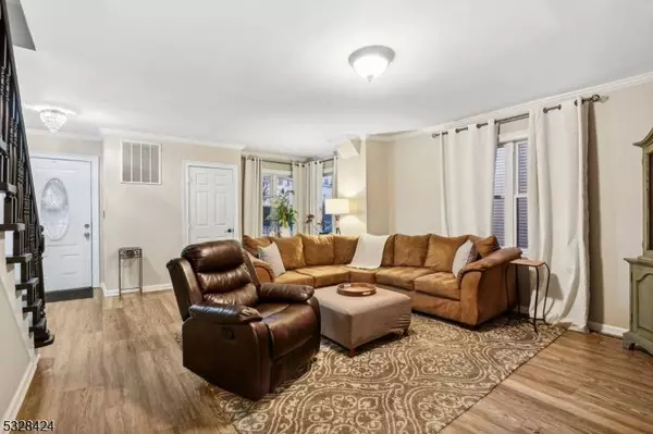 92 W Cherry St, Rahway City, NJ 07065