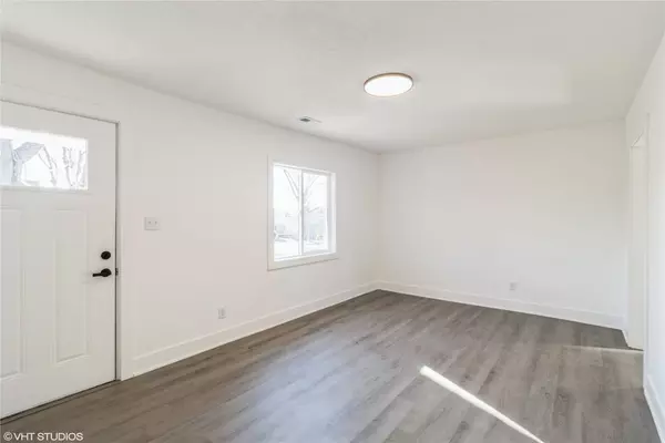 6519 School Street, Windsor Heights, IA 50324