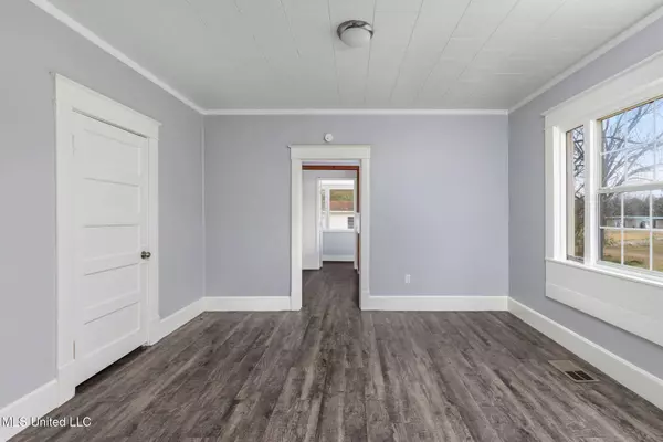 214 S Highland Drive, Tupelo, MS 38801