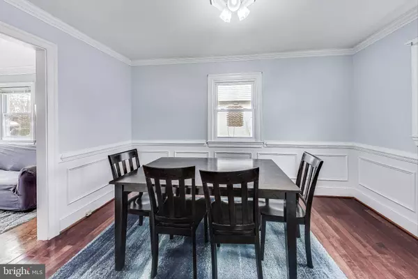 6933 WESTHAMPTON DR, Alexandria, VA 22307