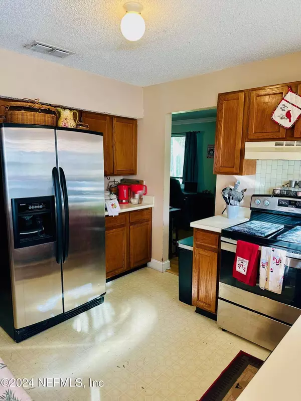 4711 RIVERINE DR, Jacksonville, FL 32210