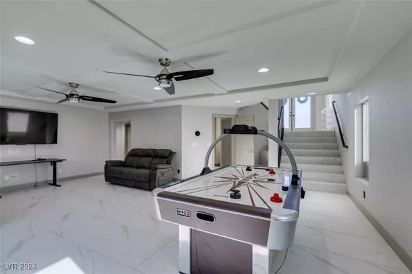 9887 Parador Cellars Court, Las Vegas, NV 89141