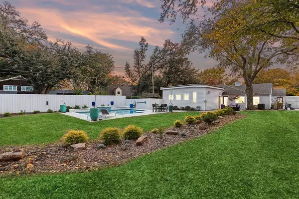 2913 Fairfield Avenue, Fort Worth, TX 76116