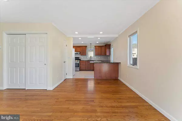 172 LIBERTY AVE, Manahawkin, NJ 08050