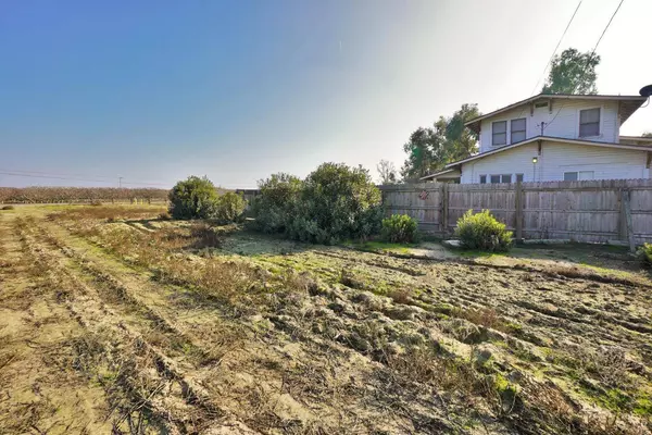 10806 6th Avenue, Hanford, CA 93230