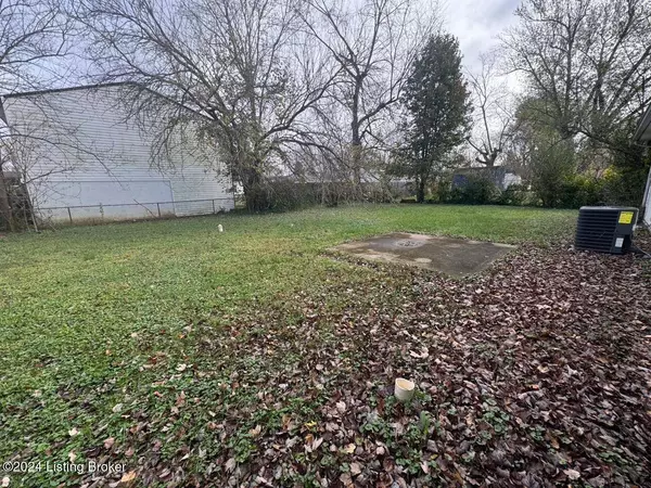 5909 Middleground Dr, Louisville, KY 40272