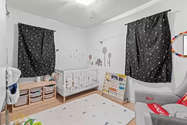 40 Pleasant St #40, Newton, MA 02459