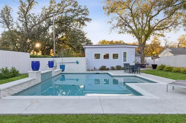 2913 Fairfield Avenue, Fort Worth, TX 76116