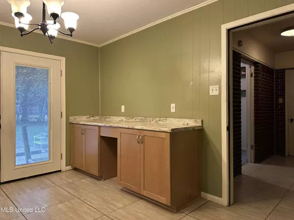 107 Beverly Drive, Ocean Springs, MS 39564