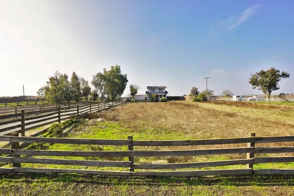 10806 6th AVE, Hanford, CA 93230