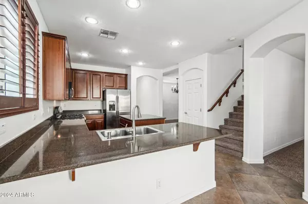 16048 W MERCER Lane, Surprise, AZ 85379