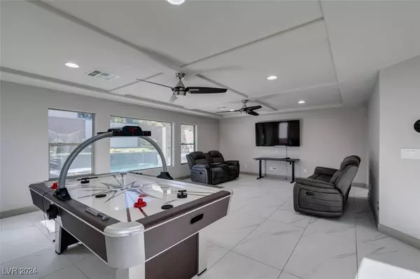 9887 Parador Cellars Court, Las Vegas, NV 89141