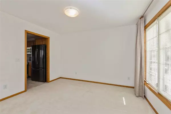 9823 Biscayne Drive, Johnston, IA 50131