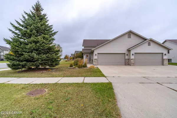 3715 19TH ST S, Grand Forks, ND 58201