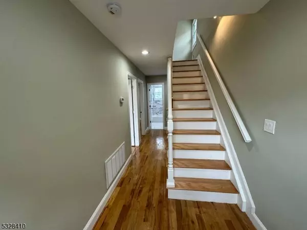 133 N Clinton St, East Orange City, NJ 07017