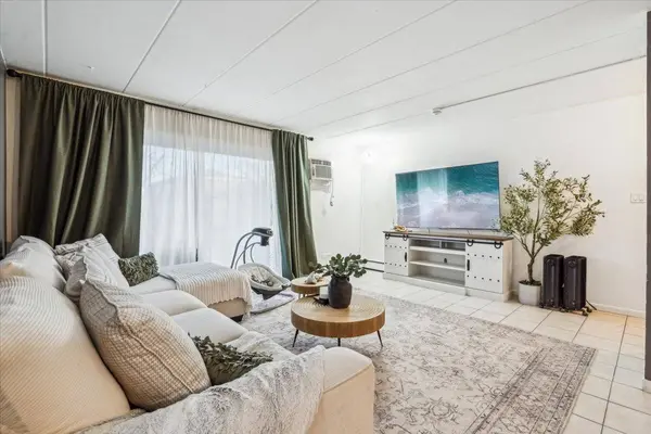 10530 Parkside Avenue #8, Chicago Ridge, IL 60415