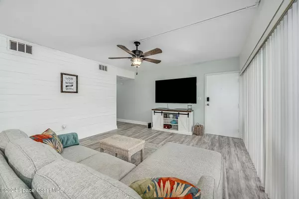 250 N N Banana River DR #D5, Merritt Island, FL 32952