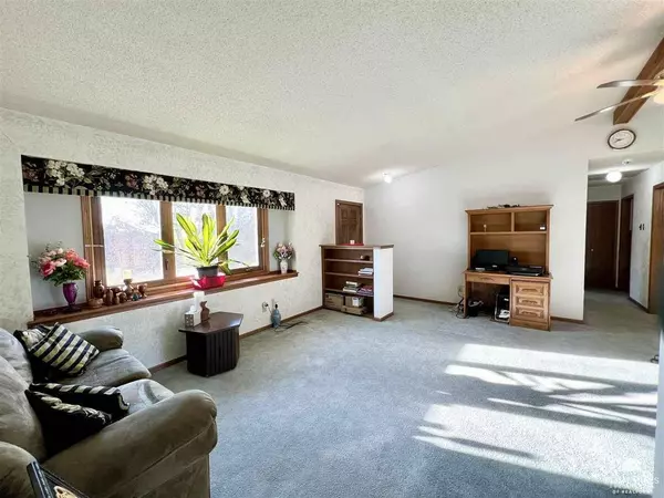 402 N 10TH ST, Herington, KS 67449