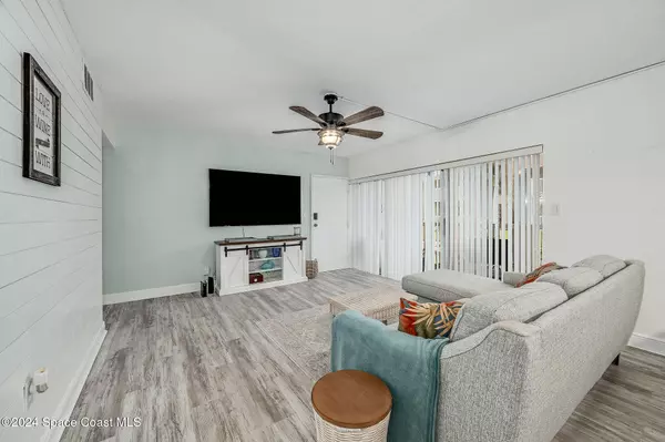 250 N N Banana River DR #D5, Merritt Island, FL 32952