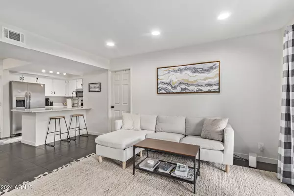 540 N MAY Street #1102, Mesa, AZ 85201