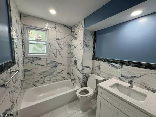 133 N Clinton St, East Orange City, NJ 07017