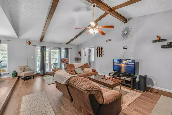 3925 Raywood Drive, Grand Prairie, TX 75052