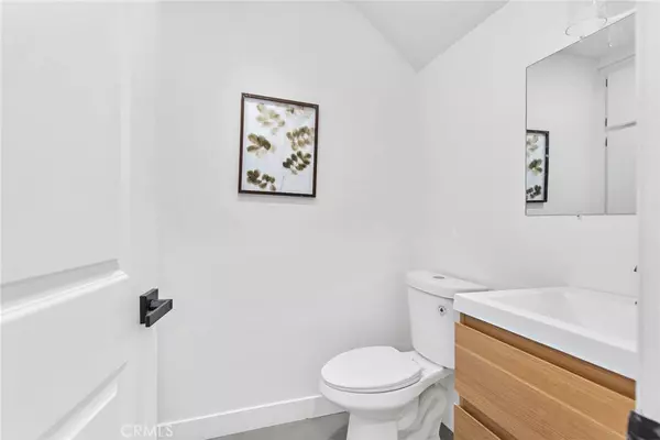 8034 1/2 Harrison ST, Paramount, CA 90723