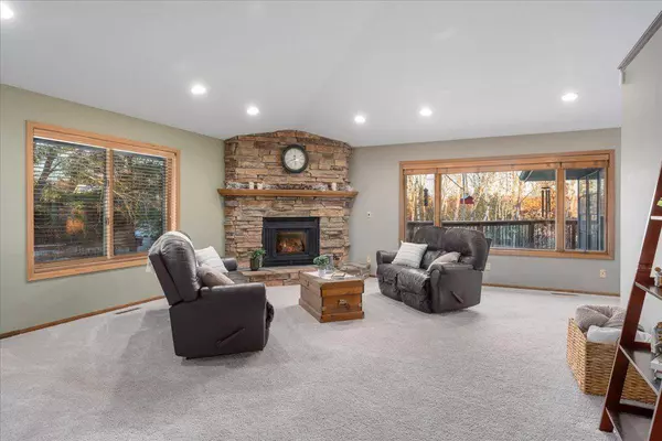 820 Bradley DR, Hudson, WI 54016