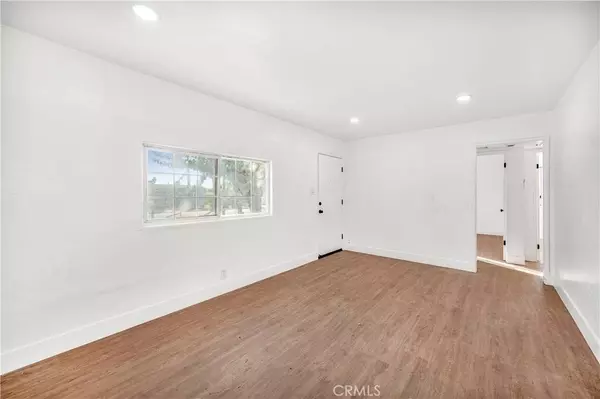 944 W Buena Vista AVE, Visalia, CA 93291