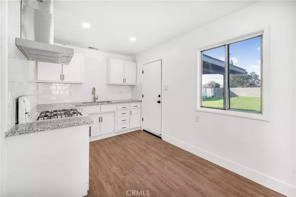 944 W Buena Vista AVE, Visalia, CA 93291