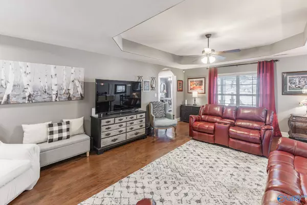 48 Pecan Circle, Decatur, AL 35603