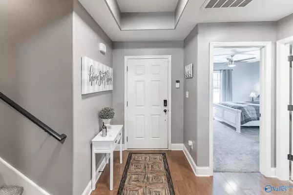 48 Pecan Circle, Decatur, AL 35603