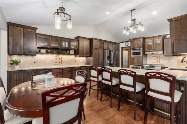 820 Bradley DR, Hudson, WI 54016