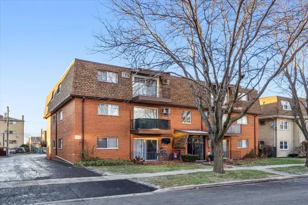 10530 Parkside Avenue #8, Chicago Ridge, IL 60415